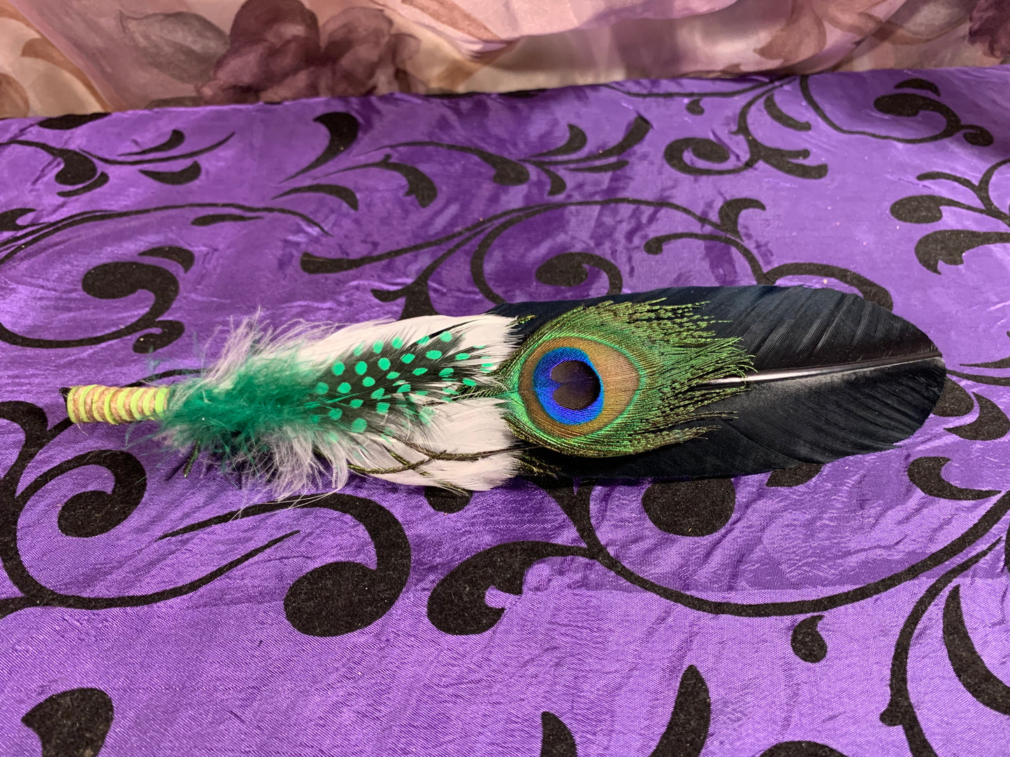 Smudge Kit: Black feather and Sage. Green Accent. Cleansing Energy.