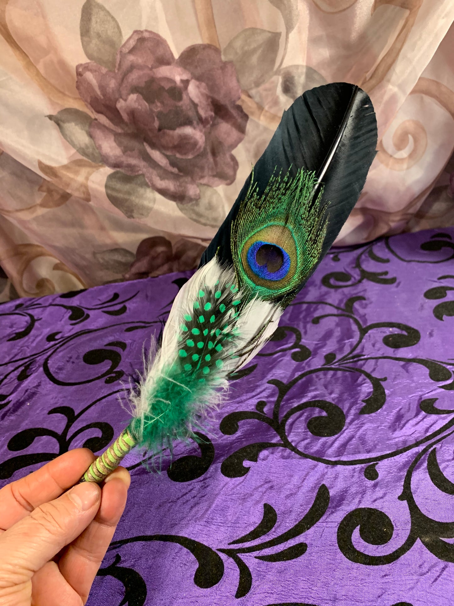 Smudge Kit: Black feather and Sage. Green Accent. Cleansing Energy.